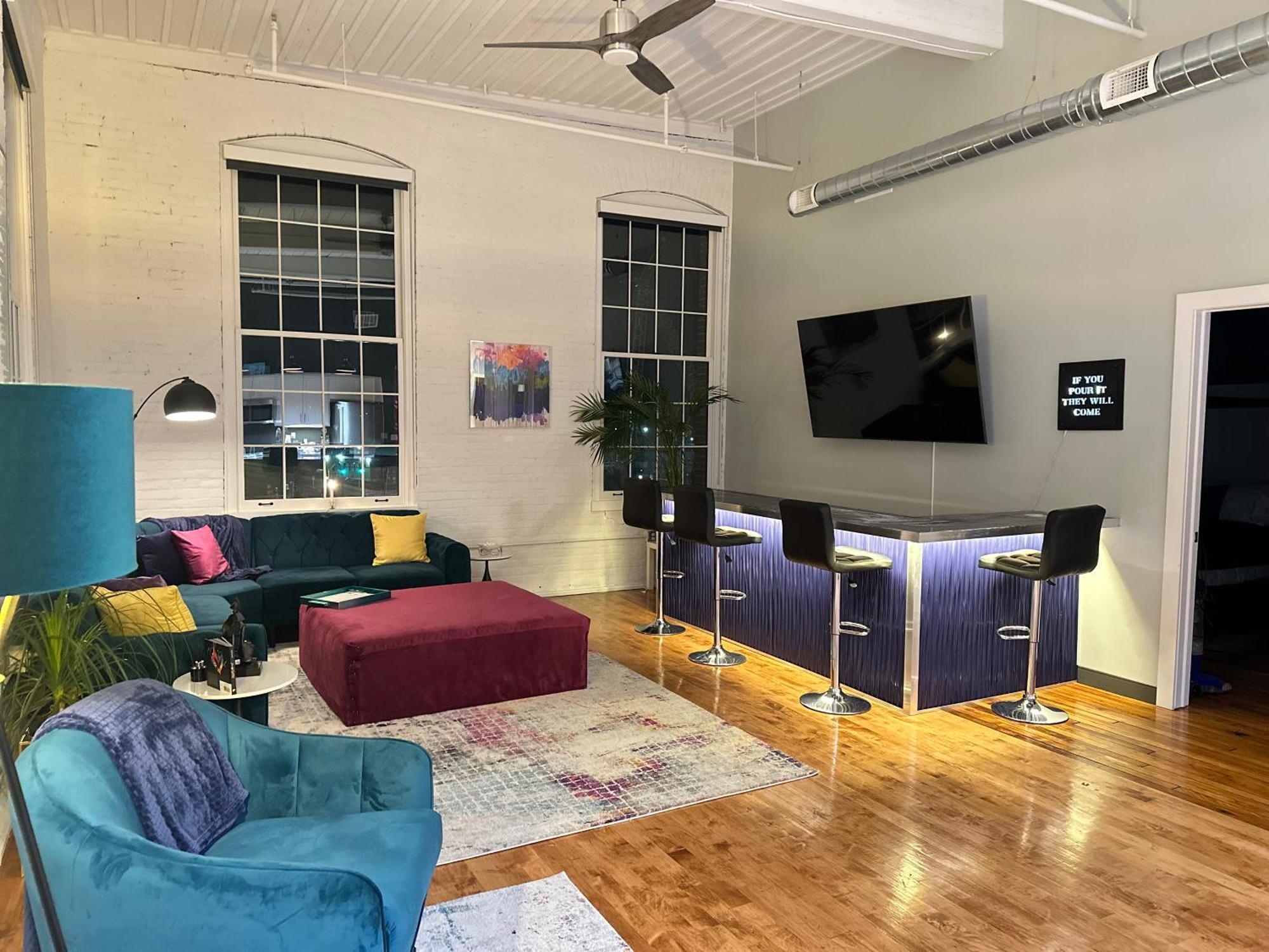 Apartment Penthouse: Casa Colore Utica